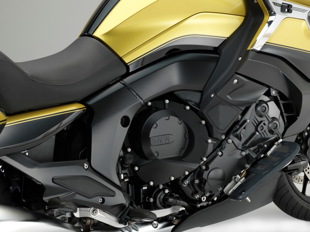 K 1600 Grand America