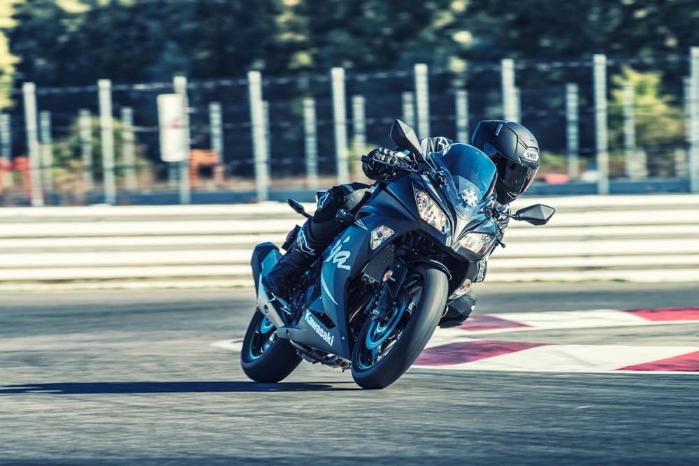 РњРѕС‚РѕС†РёРєР» Kawasaki Ninja 300 ABS
