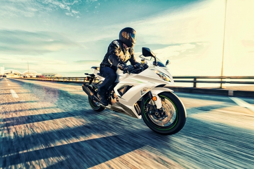 2017 Kawasaki Ninja ZX-6R ABS Tanıtımı | motorcular.com