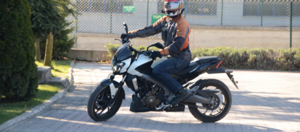 Bajaj Dominar 400 İlk Sürüş Testi Videosu