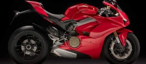 Ducati Yeni Panigale V4'ü Sundu