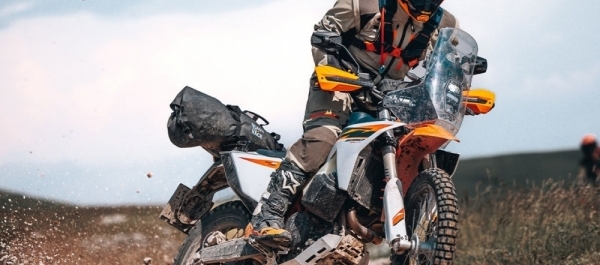 KTM 640 Adventure'ın Torunu Yeni 690 Rally