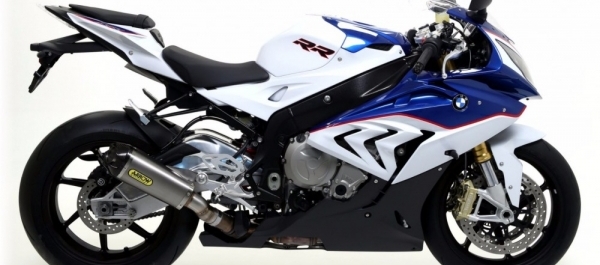 2015 BMW S1000RR'ın İncelemesi ve Test Sürüşü