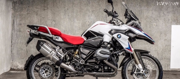 BMW 'Iconic 100' Modellerini Tanıttı