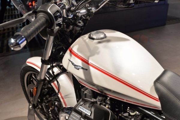 2017 Moto Guzzi V9 Roamer