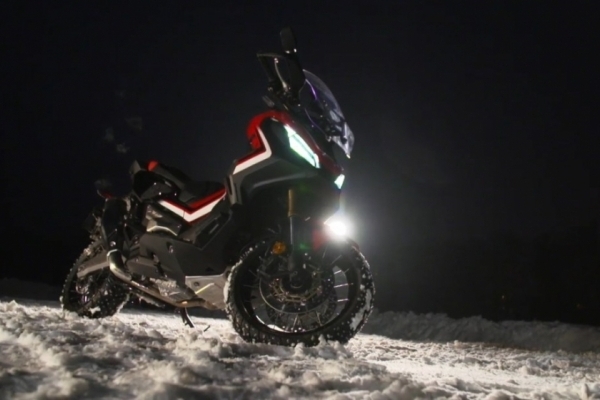 Honda X-ADV ile Kar Performansı