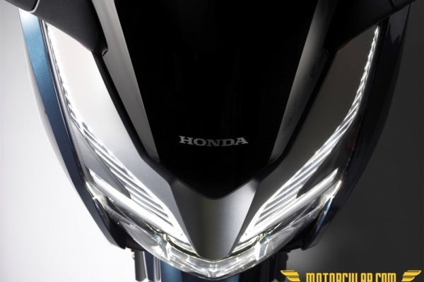 Honda Forza 300 2018 www.motorcular.com