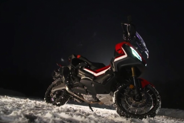 Honda X-ADV ile Kar Performansı