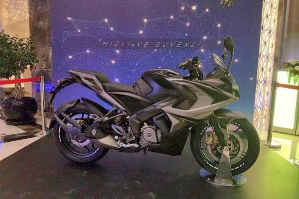 2017 Bajaj Pulsar RS200