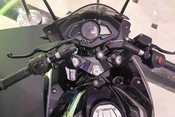 2017 Bajaj Pulsar RS200