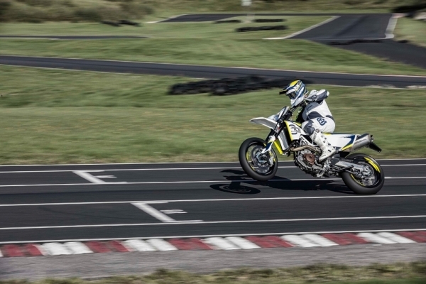 Husqvarna 701 Supermoto