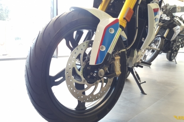 BMW G310 R