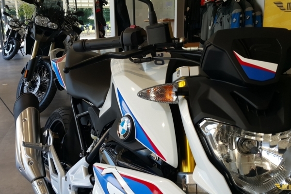 BMW G310 R