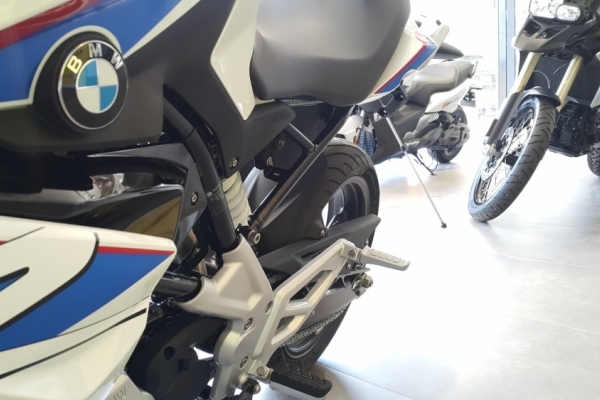 BMW G310 R