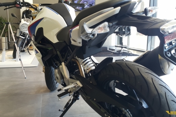 BMW G310 R