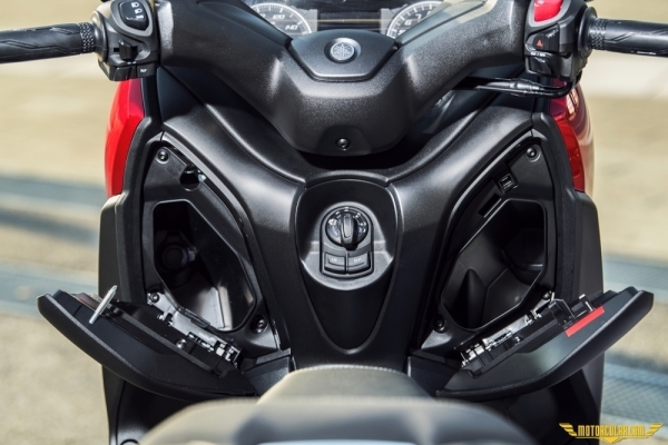 Yamaha X-MAX 125 2018