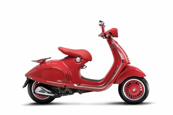 2017 Vespa 946 Red