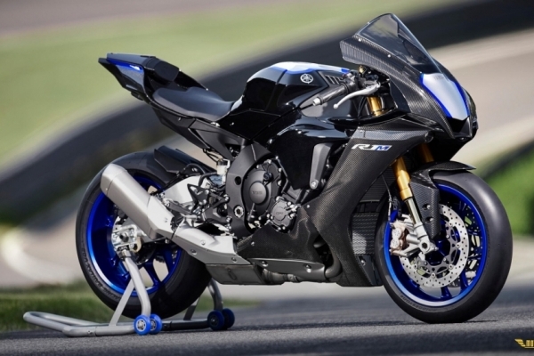 Yamaha R1M