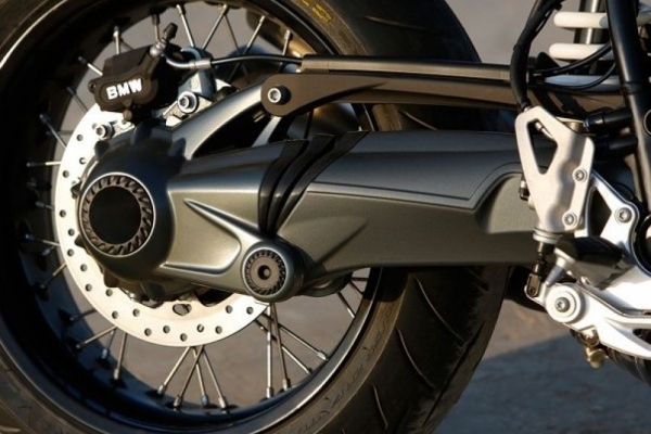 R nine T 
