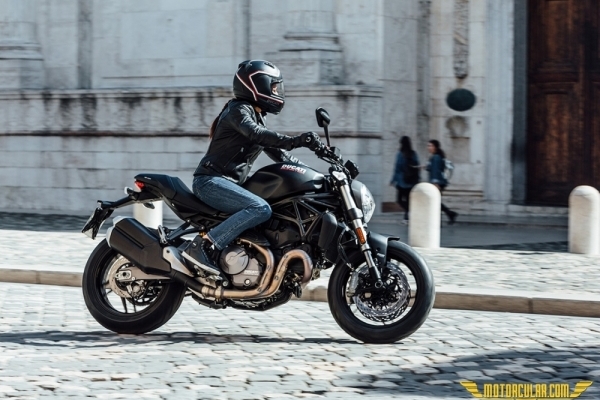 Ducati'den Yeni Monster 821