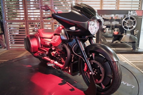 Moto Guzzi MGX-21