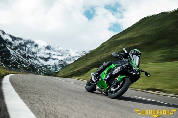 Kawasaki Ninja H2 SX 2018