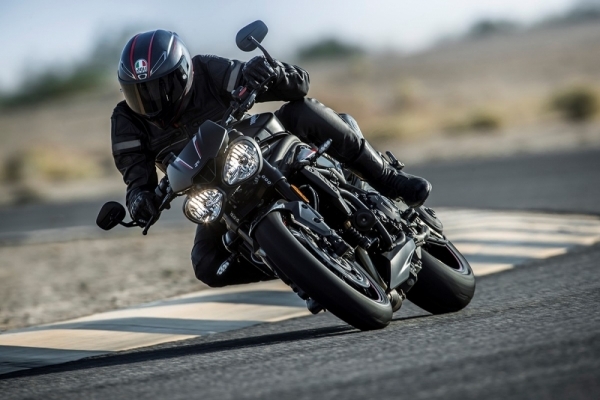 Triumph Speed Triple Serisini Sundu