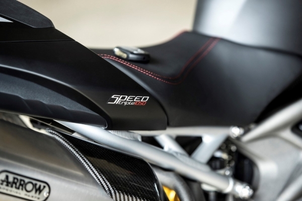 Triumph Speed Triple Serisini Sundu