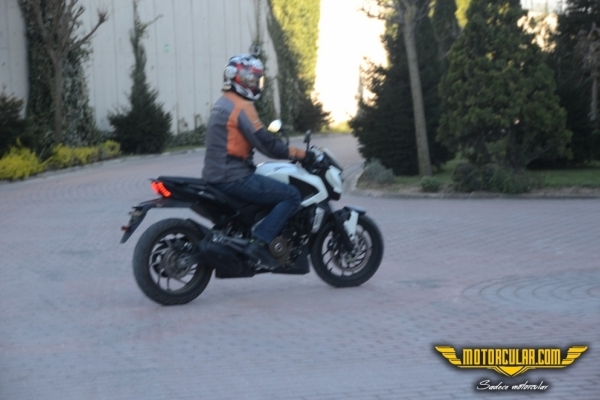 Bajaj Dominar 400 Test Sürüşü