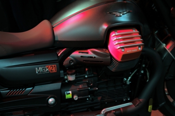 Moto Guzzi MGX-21