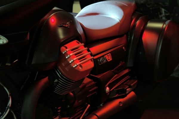 Moto Guzzi MGX-21