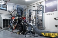 Akrapovic'in Robotik Dyno Sürücüsü