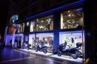 Avrupa'daki ilk BMW Motorrad Make Life a Ride mağazası Paris'te açıldı.